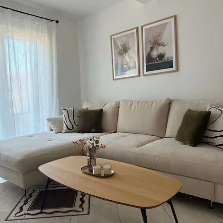 Melissa Apartment *