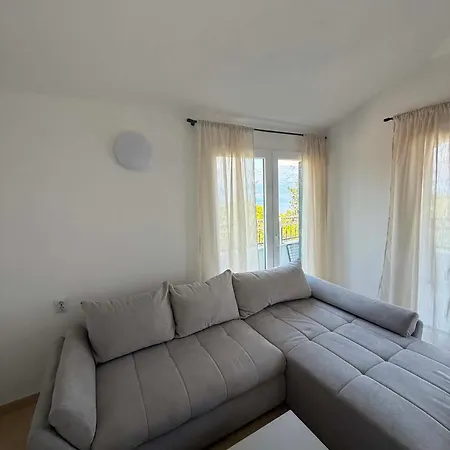 Melissa Apartment Sumartin