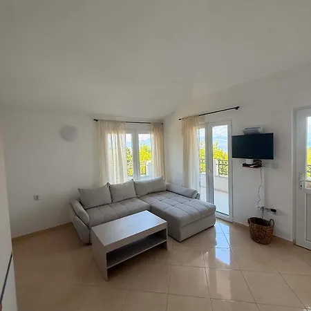 Melissa Apartment